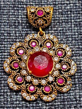 STERLING SILVER JEWELED RHINESTONE PENDANT FOR NECKLACE STAMPED 925 GOLD TONE